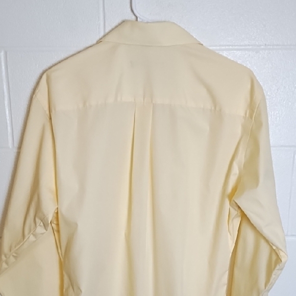 Soft Yelllow Button Up Fitted Dress Shirt Long Sleeve 1 Pocket - Picture 2 of 11